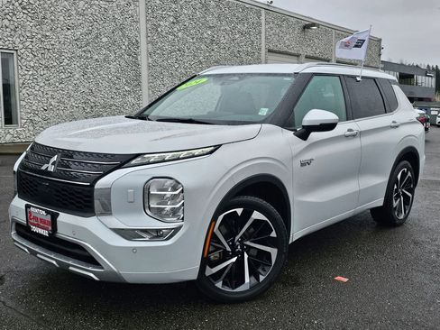 Used 2024 Mitsubishi Outlander SEL AWD/4WD image 1