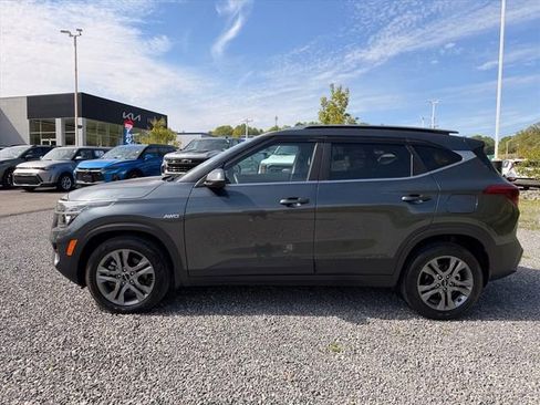 Used 2023 Kia Seltos S AWD/4WD image 4