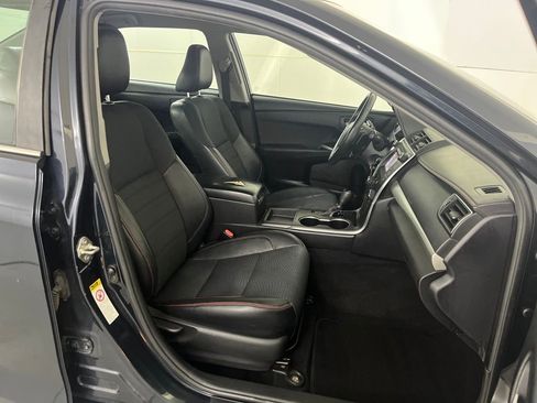Used 2017 Toyota Camry SE image 21