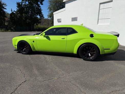 Used 2019 Dodge Challenger SRT Hellcat RWD image 5