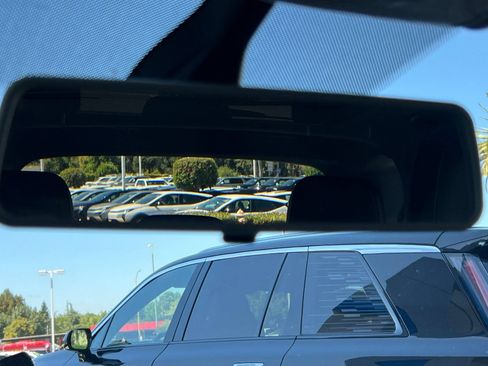 Used 2020 Volkswagen Tiguan SE w/ Panoramic Sunroof Package FWD image 27