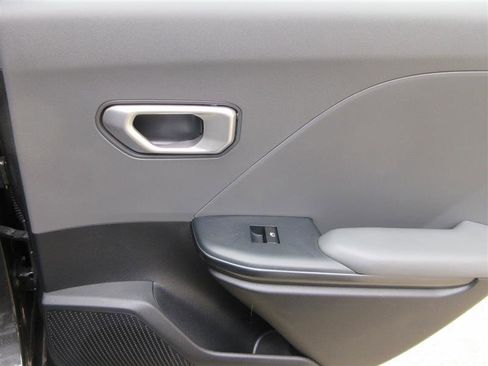 Used 2025 Kia K4 FWD image 24