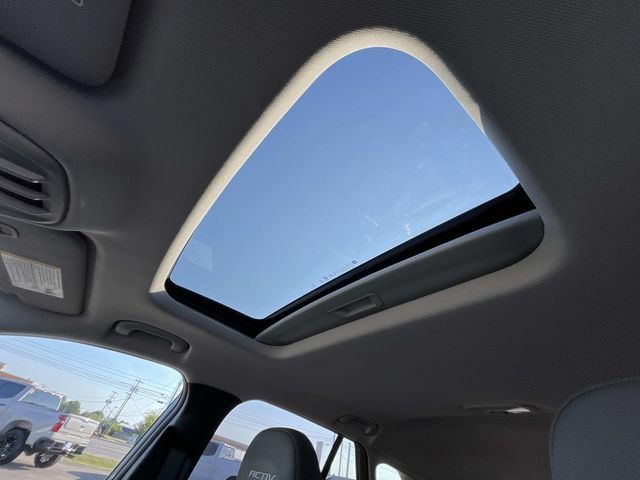 Certified 2024 Chevrolet Trax ACTIV w/ Sunroof Package FWD image 37