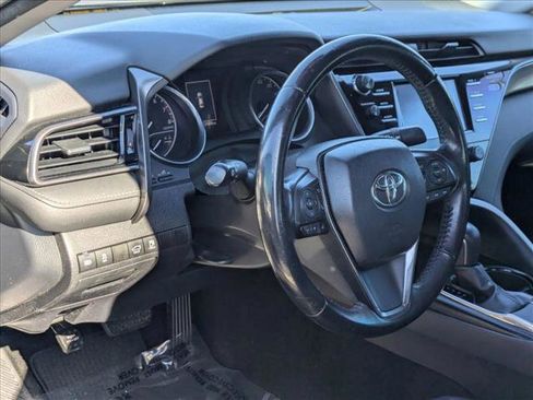 Used 2019 Toyota Camry SE image 10
