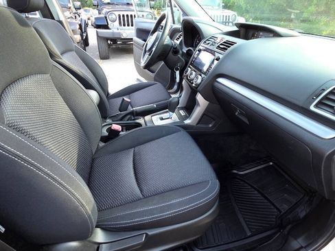 Used 2017 Subaru Forester 2.5i Premium AWD/4WD image 45