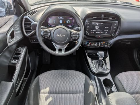 Used 2024 Kia Soul LX w/ Option Group 015 FWD image 30