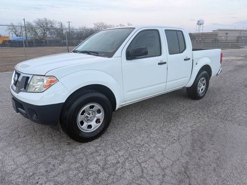 Used 2013 Nissan Frontier S RWD image 3