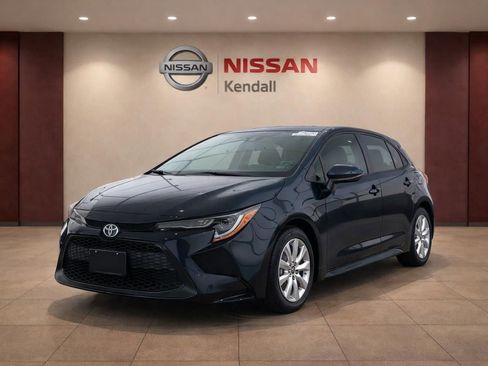 Used 2022 Toyota Corolla LE image 3