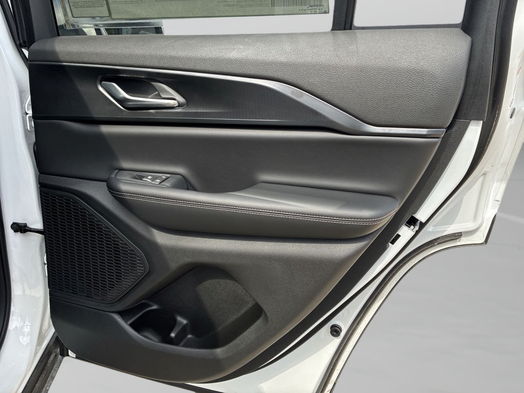 New 2025 Jeep Grand Cherokee Laredo X w/ Luxury Tech Group I RWD image 34