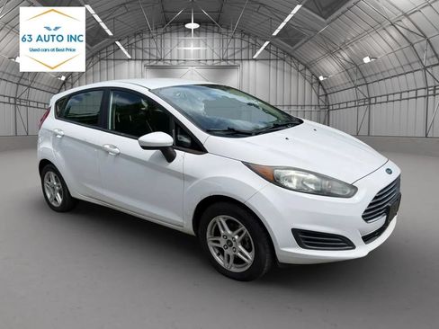 Used 2018 Ford Fiesta SE FWD image 3