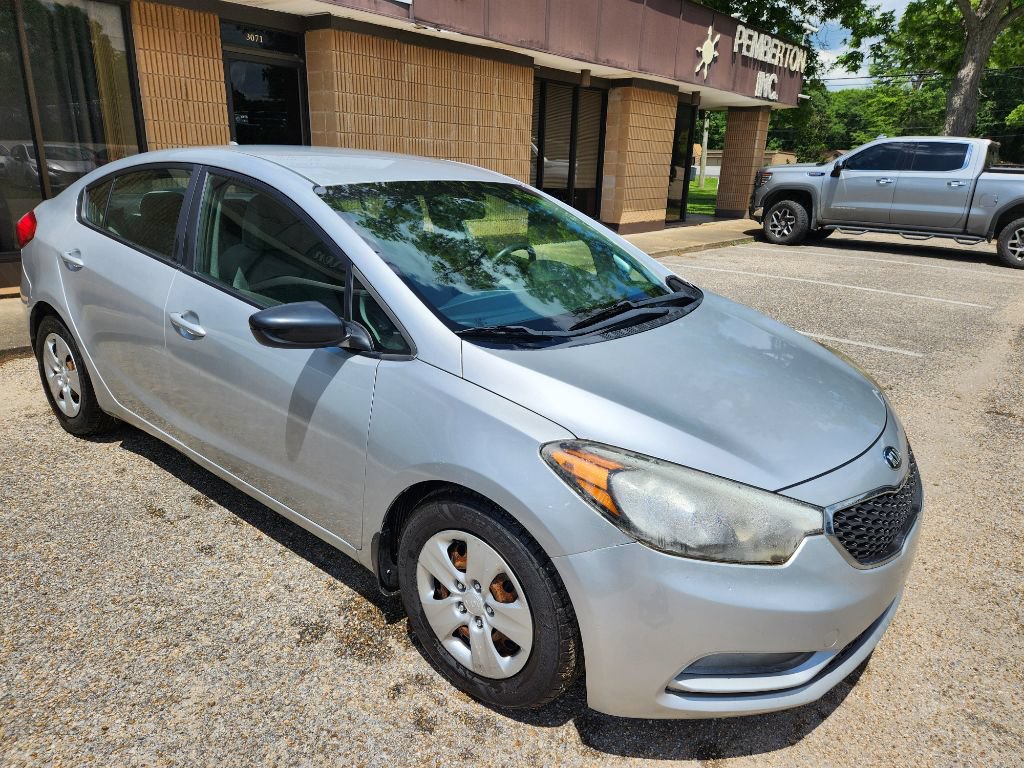 Used 2015 Kia Forte LX w/ Popular Package FWD image 2