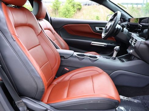 Used 2024 Ford Mustang GT Premium image 10