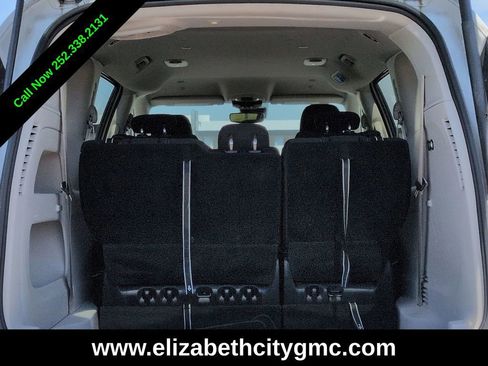 Used 2024 Chrysler Voyager LX FWD image 14