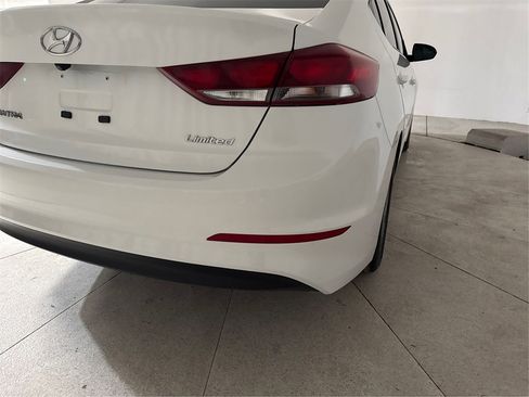 Used 2018 Hyundai Elantra SEL image 29