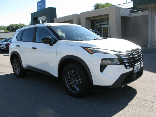 Used 2024 Nissan Rogue S FWD image 2