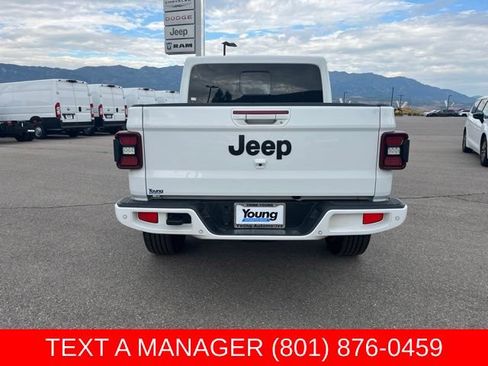 Used 2023 Jeep Gladiator Overland AWD/4WD image 5