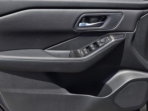 New 2026 Nissan Rogue SV FWD image 17