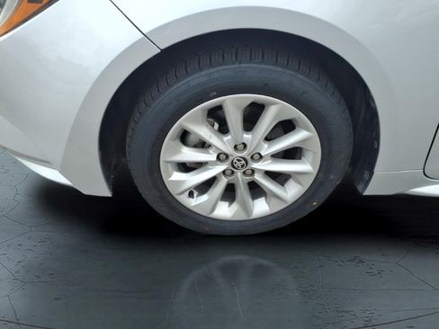 Used 2022 Toyota Corolla LE w/ LE Convenience Package FWD image 7