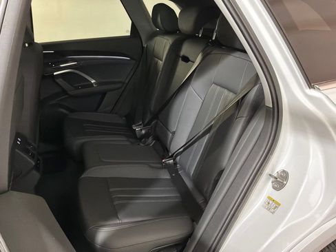 New 2025 Audi Q5 Premium image 18