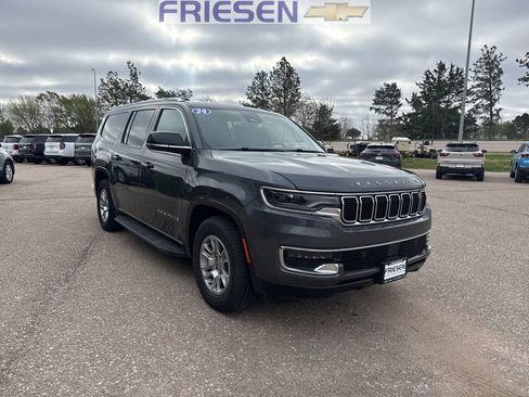 Used 2024 Jeep Wagoneer L 4WD image 7