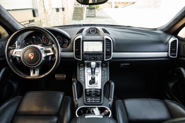 Used 2012 Porsche Cayenne Turbo AWD/4WD image 6