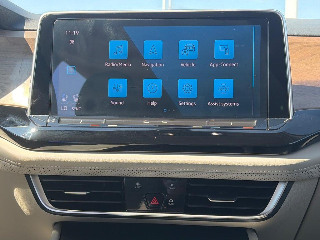 Used 2024 Volkswagen Atlas SE FWD image 14