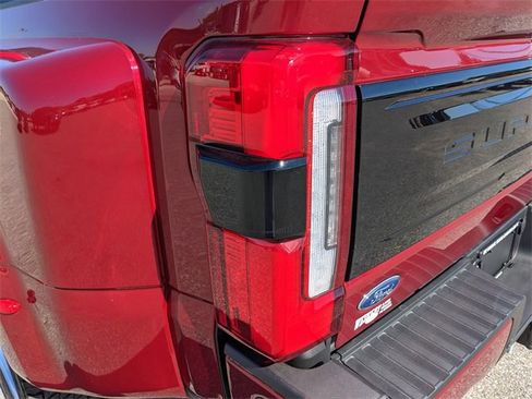 Used 2025 Ford F450 Platinum image 11