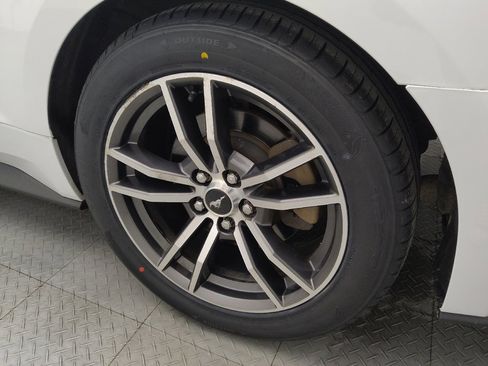 Used 2017 Ford Mustang Coupe image 31