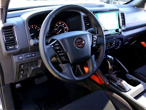 Used 2023 Nissan Frontier Pro-X w/ Technology Package image 9