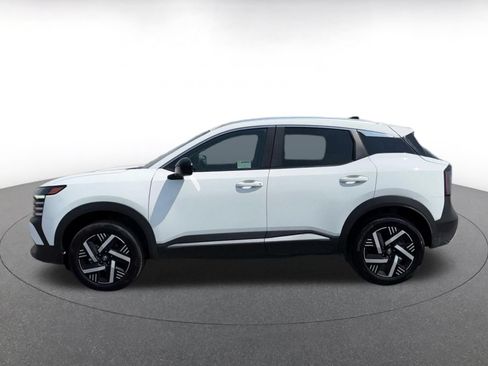 Used 2026 Nissan Kicks SV w/ Cold Weather Package FWD image 9