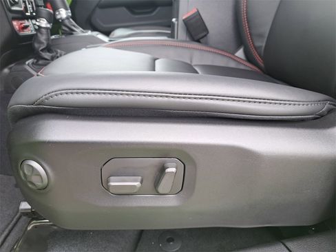 New 2025 Jeep Gladiator Rubicon image 30