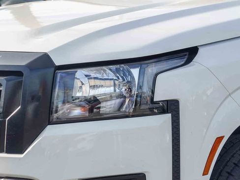 Used 2022 Nissan Frontier S image 8