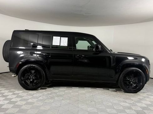 Used 2023 Land Rover Defender 110 V8 AWD/4WD image 9