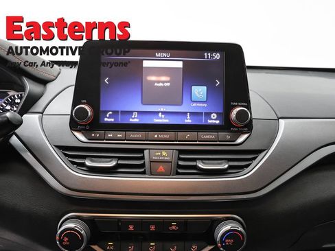 Used 2024 Nissan Altima 2.5 SR FWD image 12