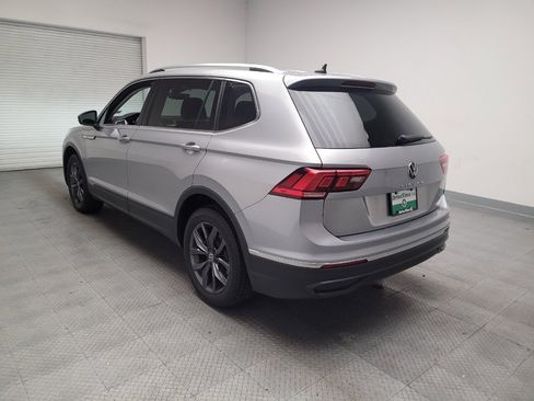 Used 2023 Volkswagen Tiguan SE w/ Panoramic Sunroof Package FWD image 5
