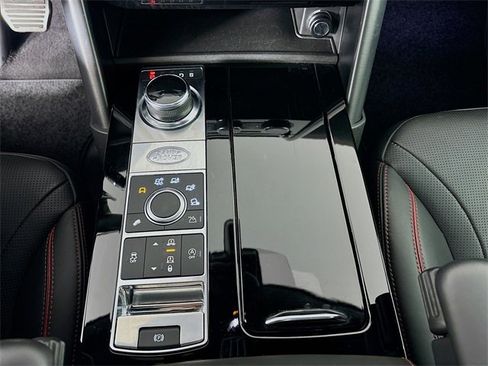 Used 2019 Land Rover Discovery HSE image 18