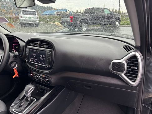 Used 2023 Kia Soul LX w/ Option Group 015 image 27