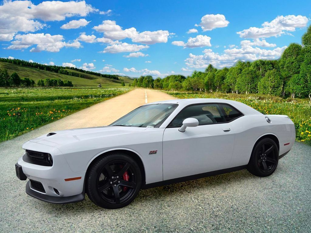 Used 2018 Dodge Challenger SRT RWD image 2