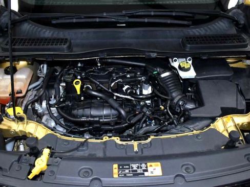 Used 2015 Ford Escape Titanium image 9