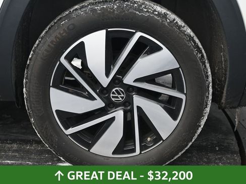 Used 2025 Volkswagen Atlas SE image 18