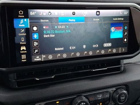 Used 2025 Jeep Gladiator Sport image 18