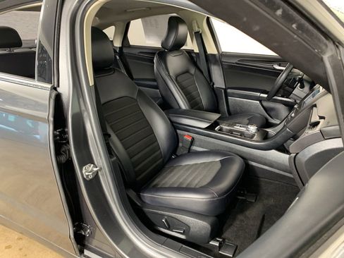 Used 2018 Ford Fusion SE w/ Equipment Group 201A image 35