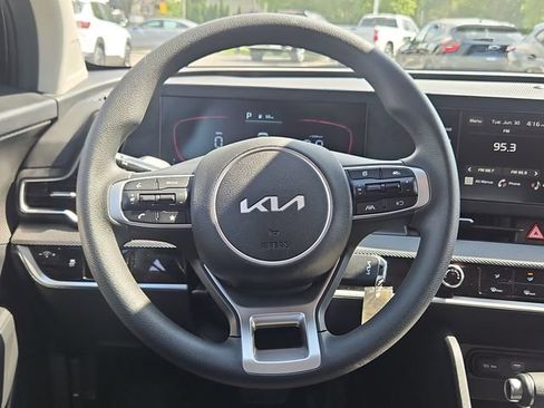 Used 2024 Kia Sportage LX AWD/4WD image 14