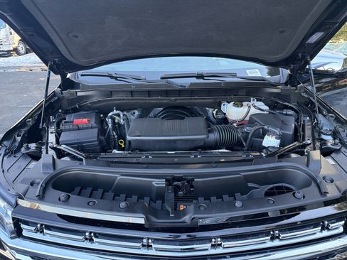 Used 2024 Chevrolet Tahoe Premier w/ Premium Package image 35