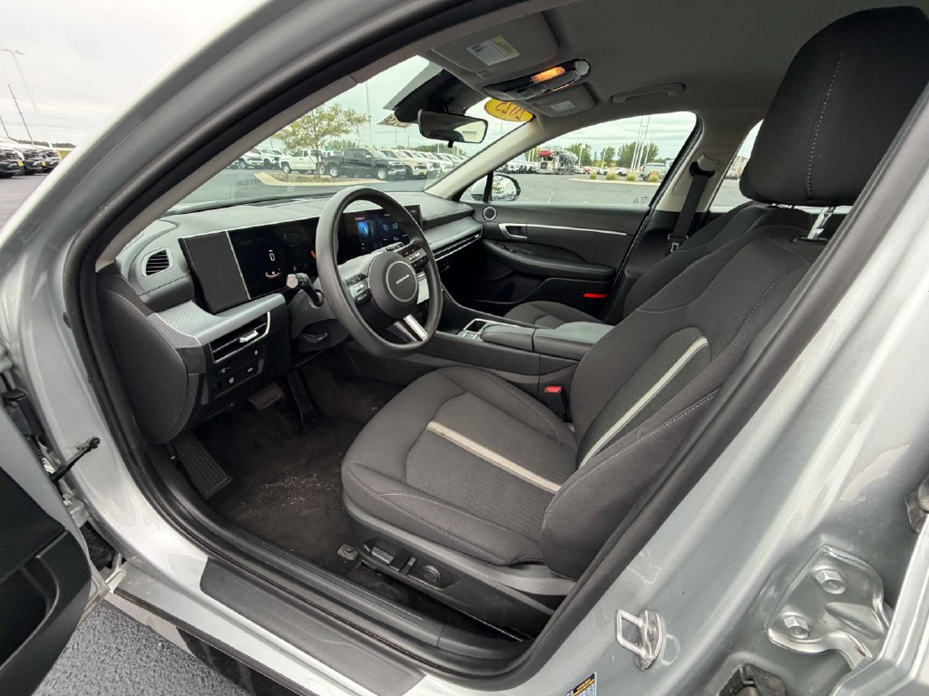 Used 2025 Hyundai Sonata SEL FWD image 17