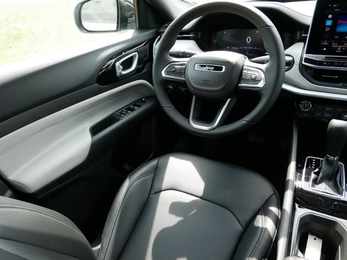New 2026 Jeep Compass Limited AWD/4WD image 9
