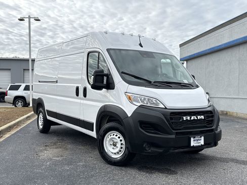 Used 2025 RAM ProMaster 2500 w/ Storage Group image 2