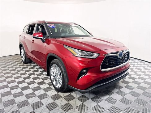 Used 2023 Toyota Highlander Limited image 1