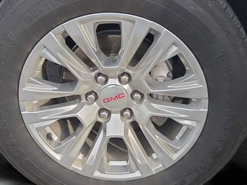 Used 2024 GMC Yukon XL Denali image 37