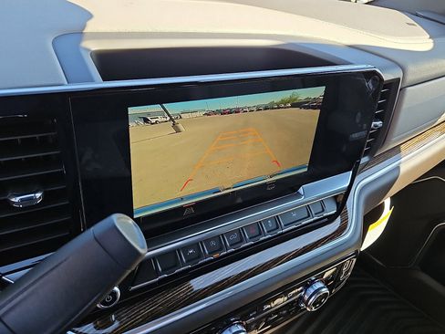 New 2026 GMC Sierra 1500 SLE image 17